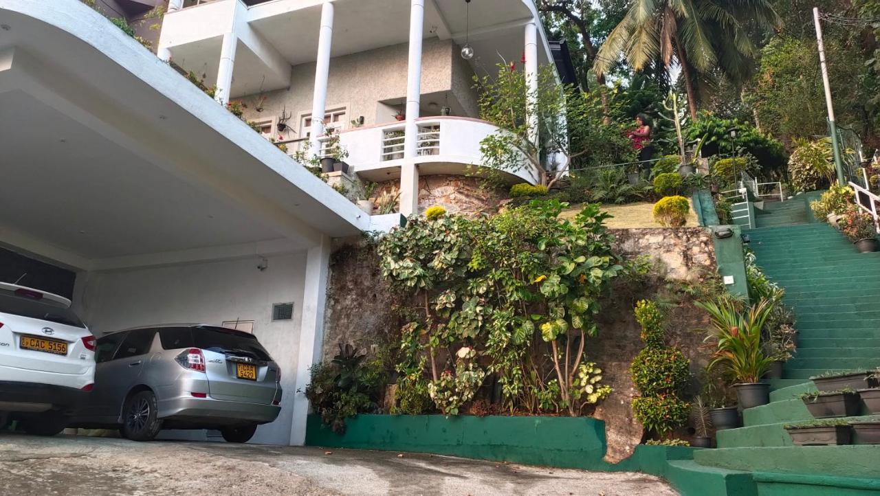 Marvel Hills Kandy Exterior foto