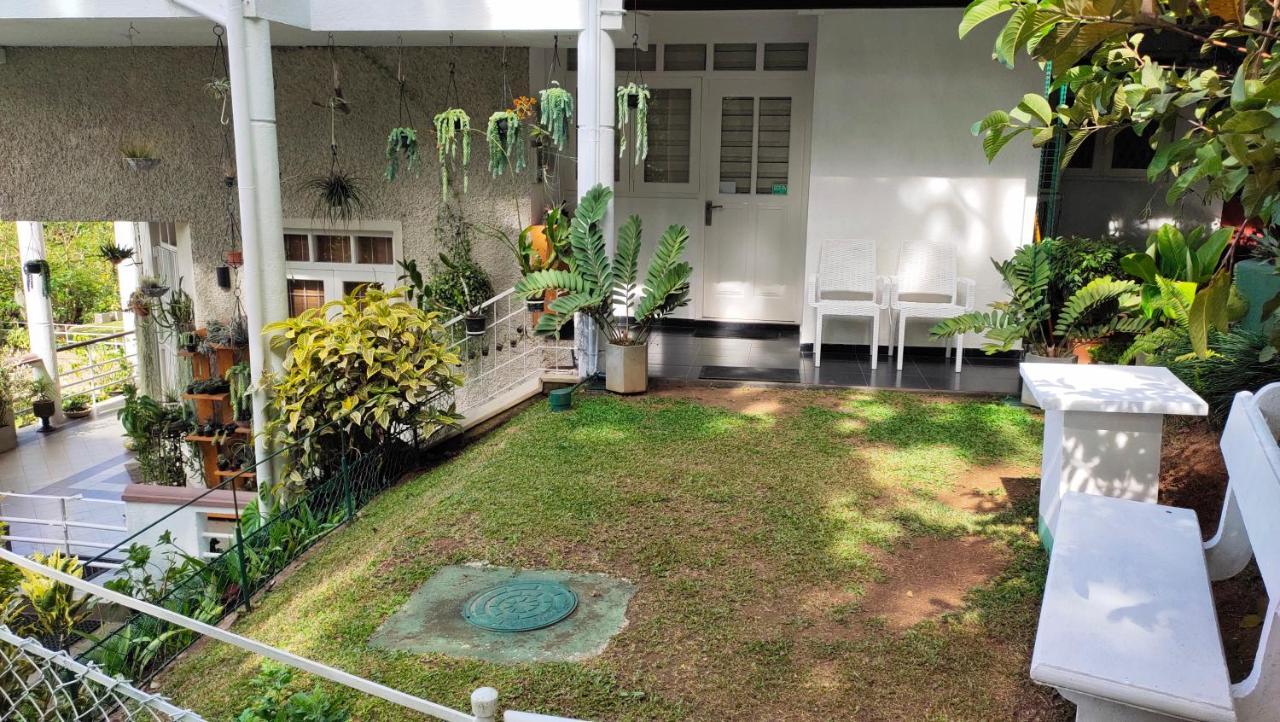 Marvel Hills Kandy Exterior foto