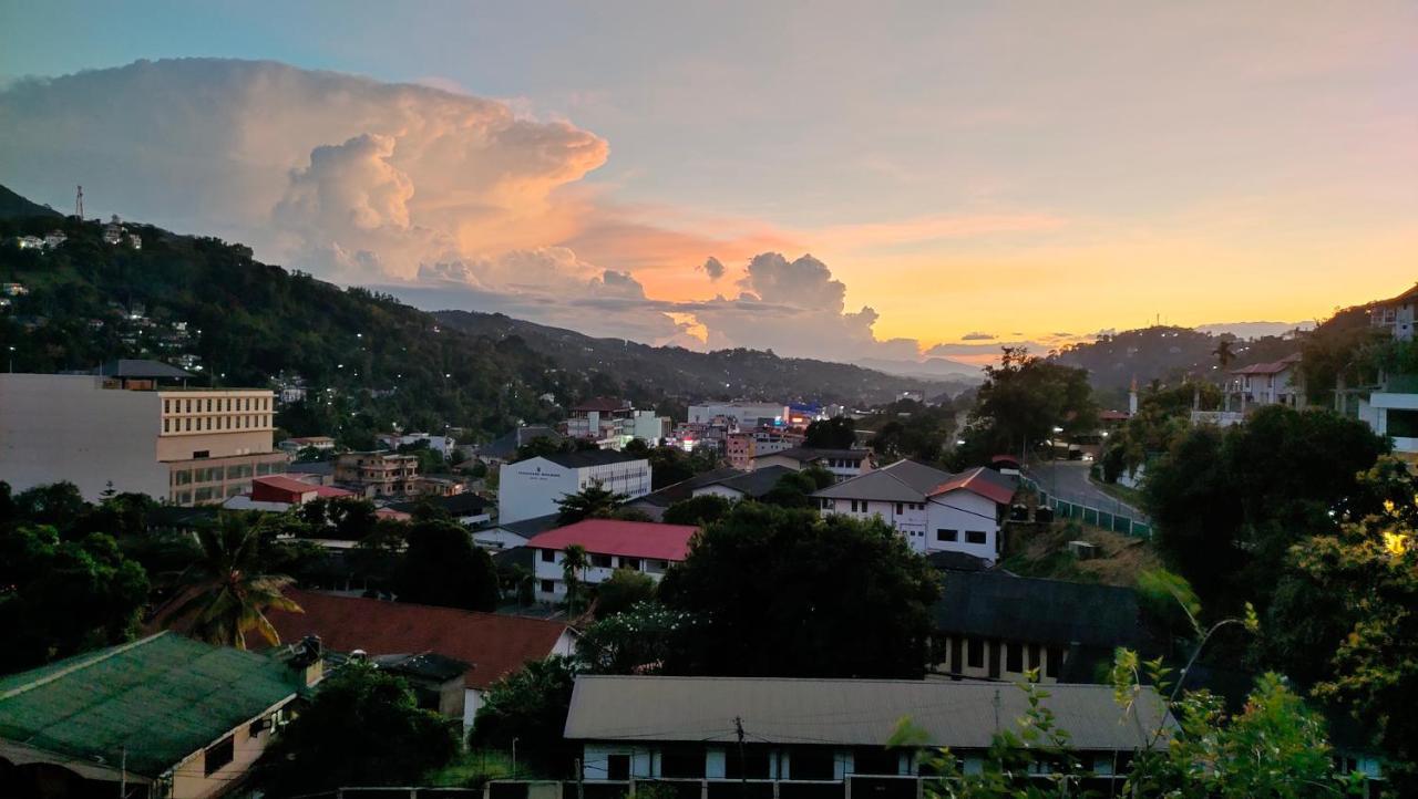Marvel Hills Kandy Exterior foto