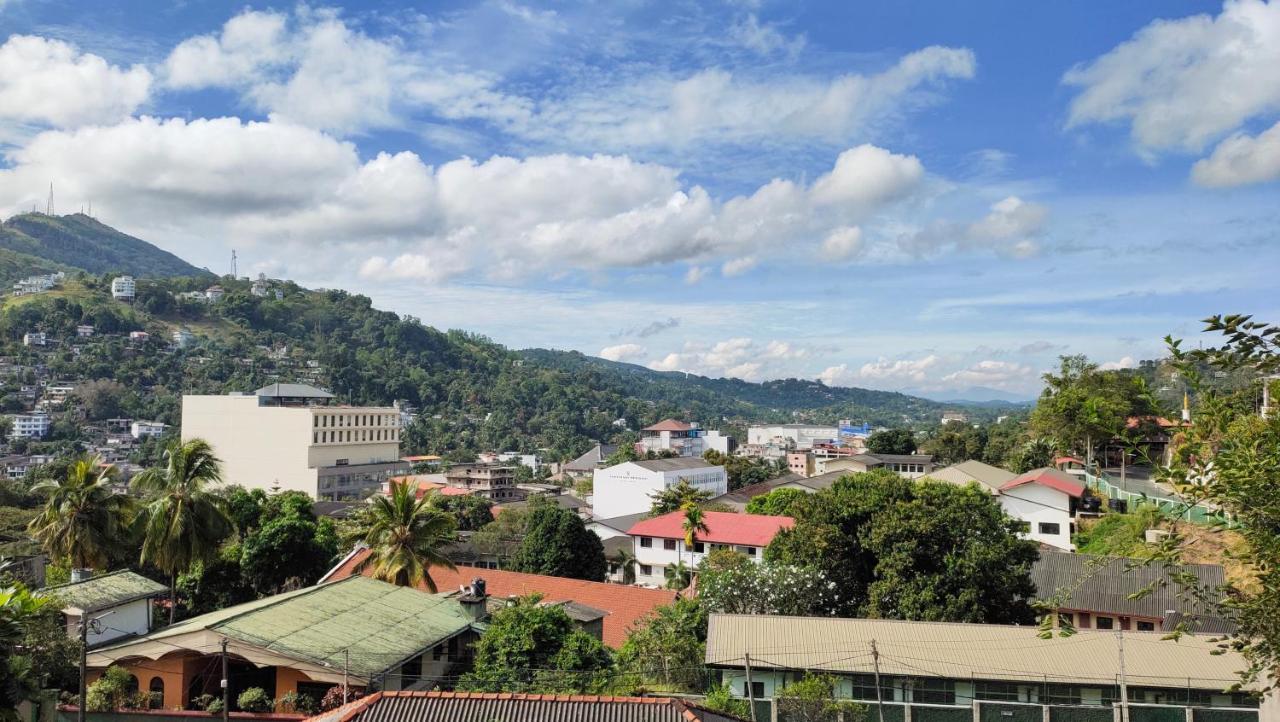Marvel Hills Kandy Exterior foto