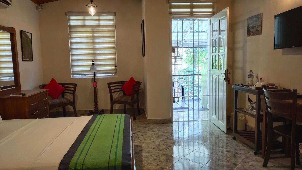Marvel Hills Kandy Exterior foto