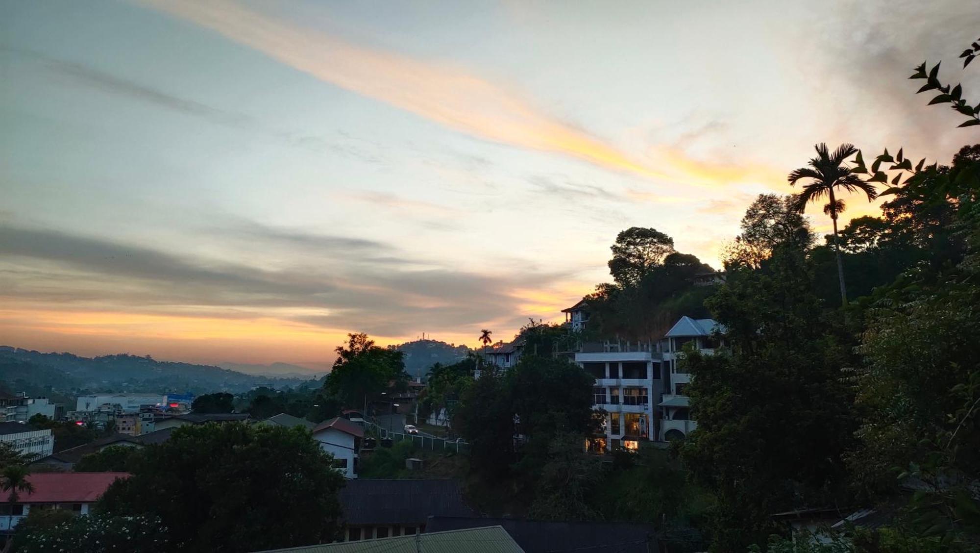 Marvel Hills Kandy Exterior foto