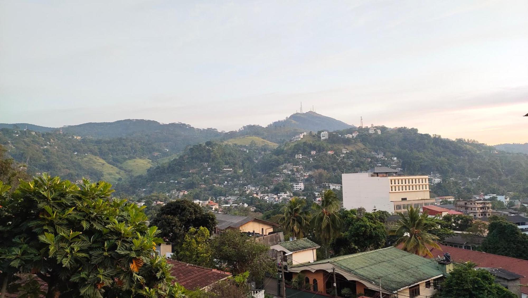 Marvel Hills Kandy Exterior foto