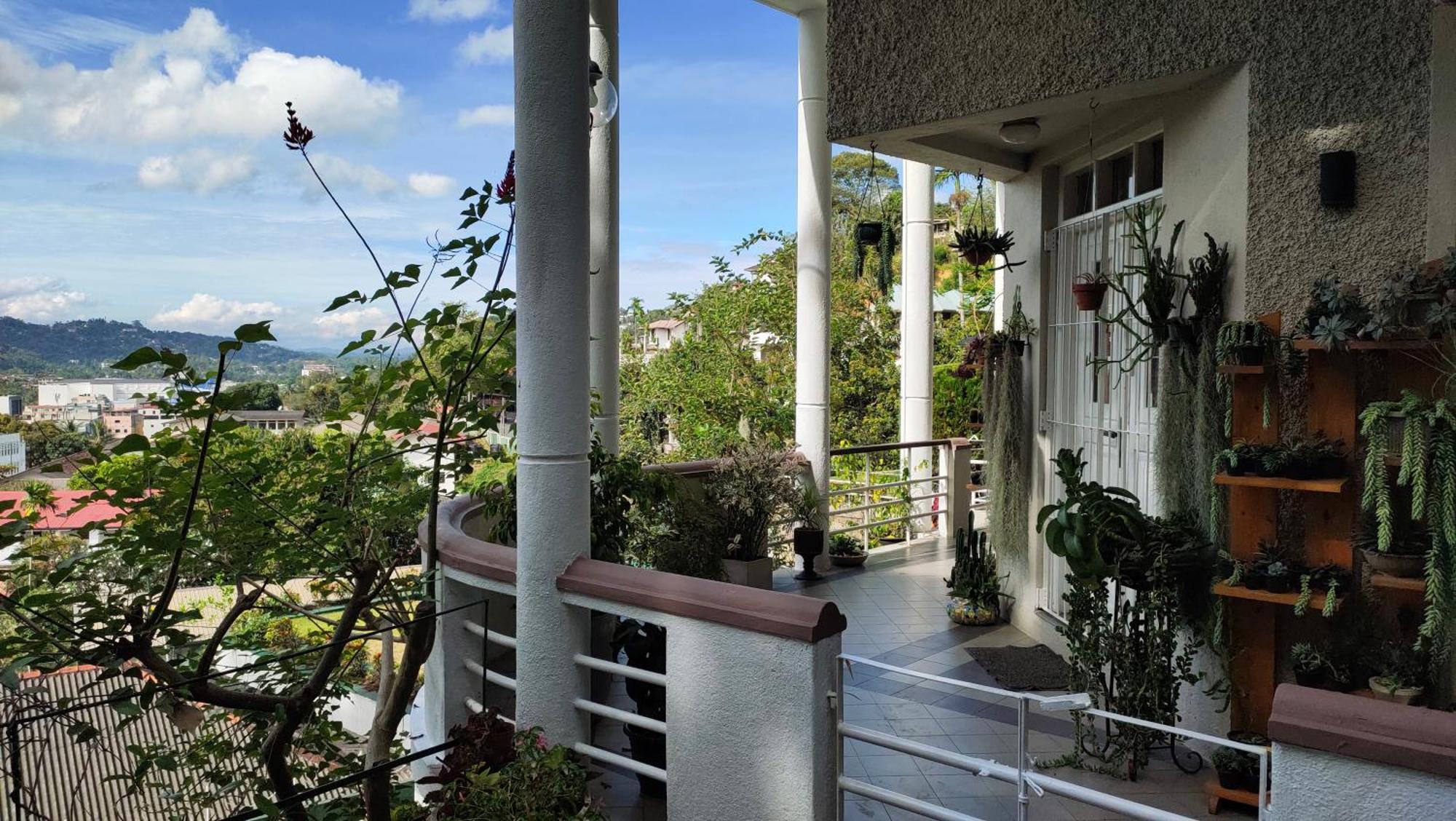 Marvel Hills Kandy Exterior foto